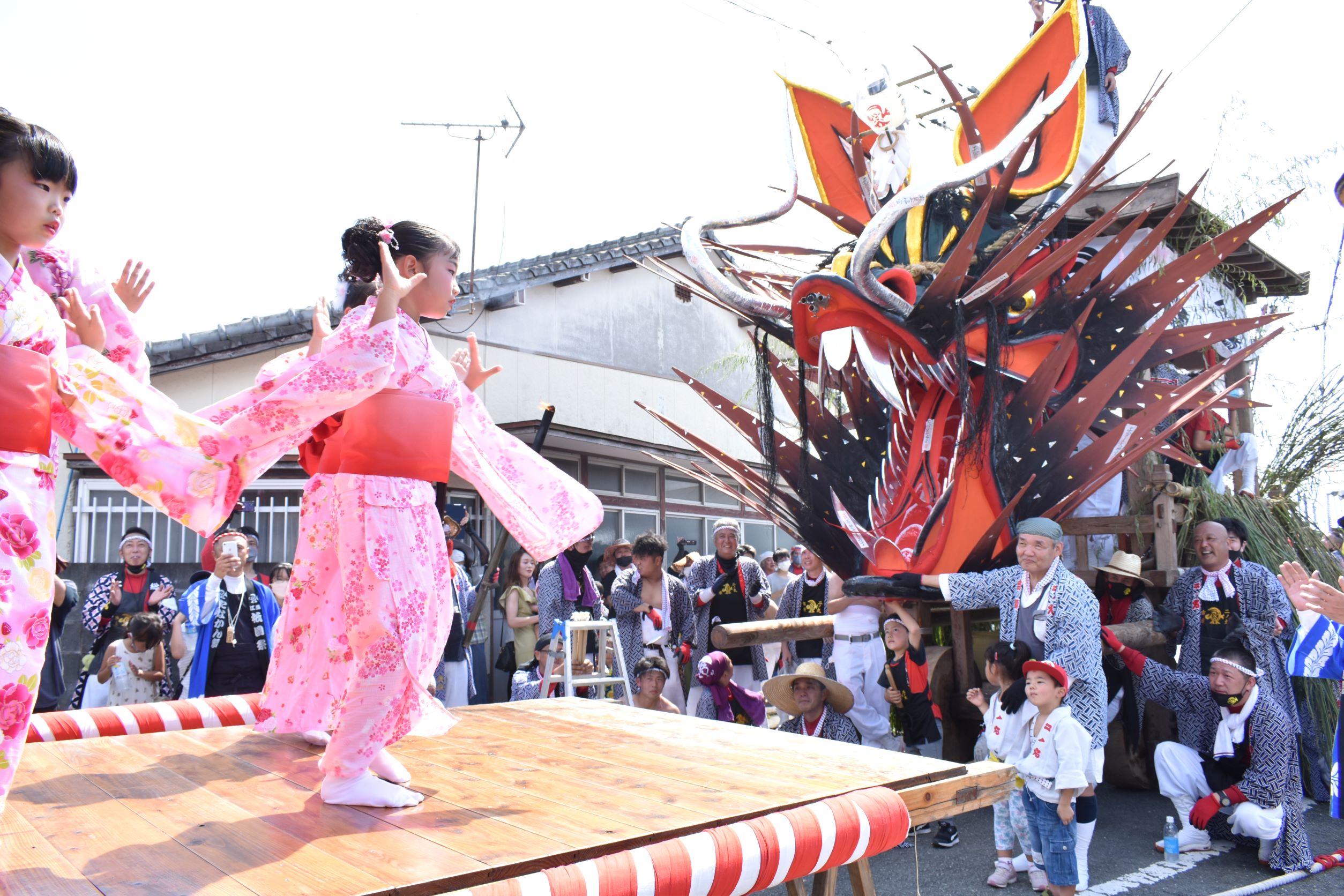 田中組の踊り山