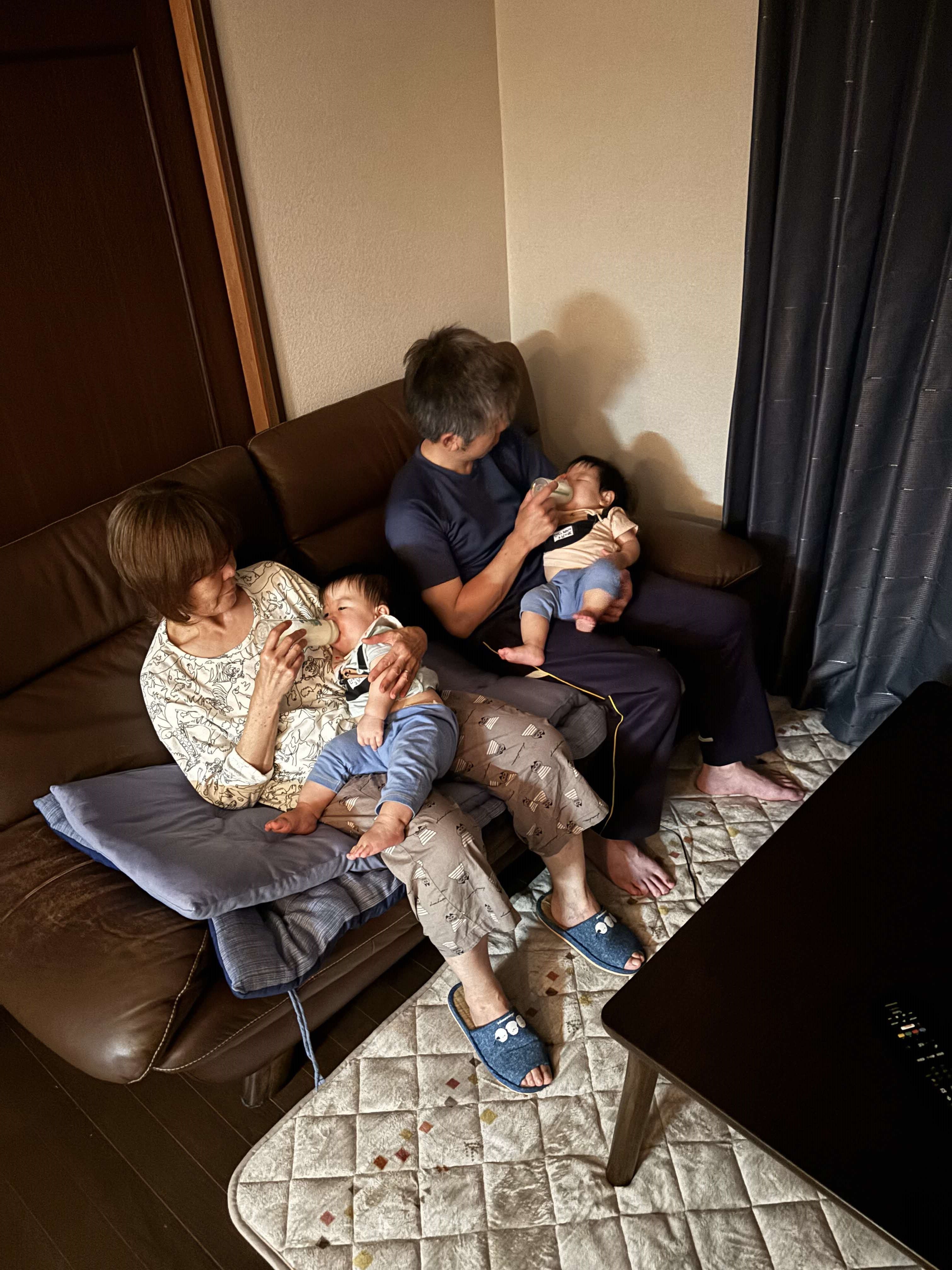 最優秀賞 深夜2時。みんなで子育ての画像